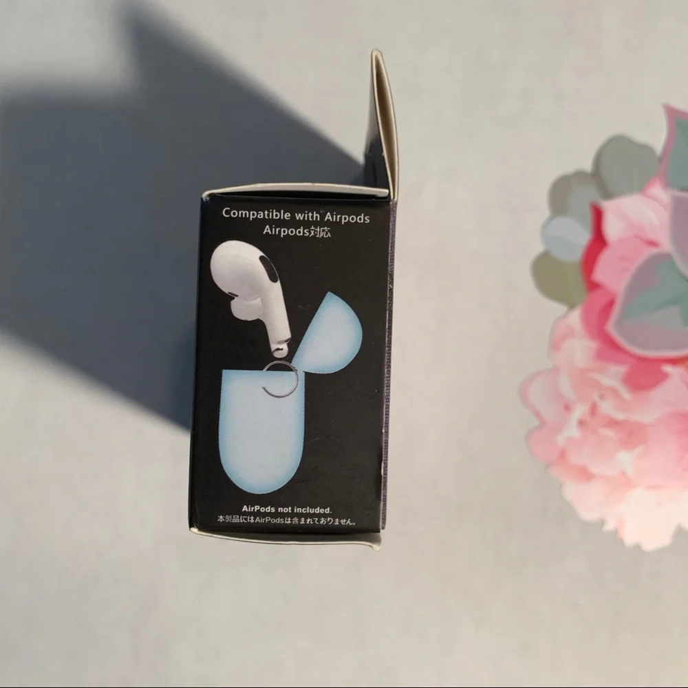 Glow-in-the-dark AirPod Pro case